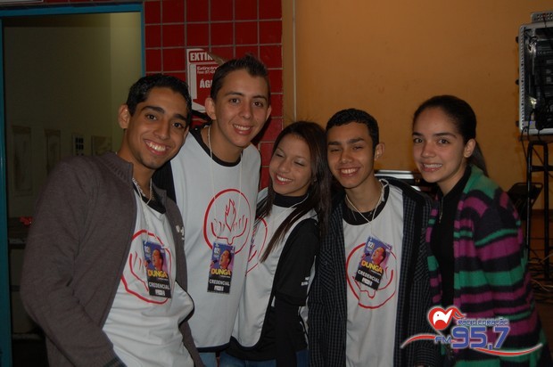 Show do cantor Dunga atrai jovens de toda Diocese