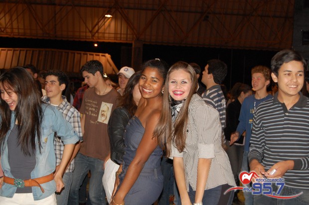 Show do cantor Dunga atrai jovens de toda Diocese