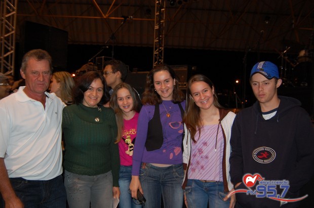 Show do cantor Dunga atrai jovens de toda Diocese