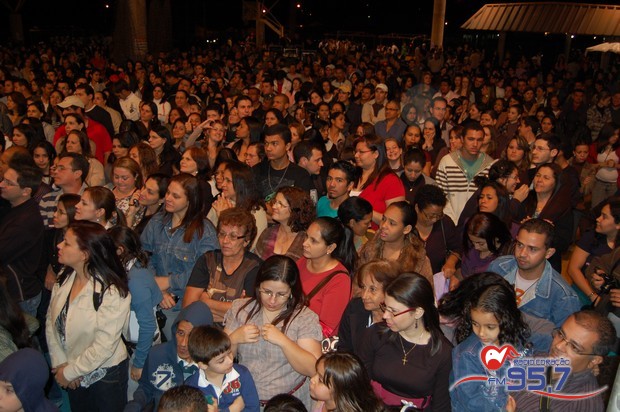 Show do cantor Dunga atrai jovens de toda Diocese