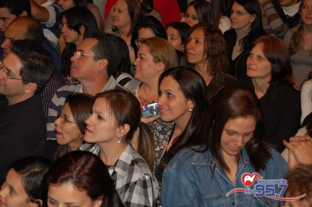 Show do cantor Dunga atrai jovens de toda Diocese