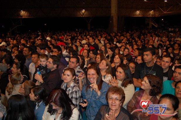 Show do cantor Dunga atrai jovens de toda Diocese
