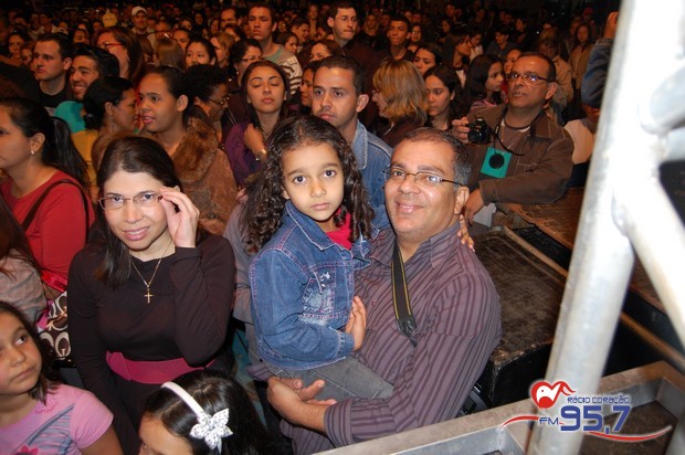 Show do cantor Dunga atrai jovens de toda Diocese