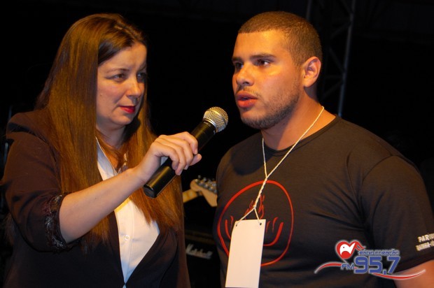 Show do cantor Dunga atrai jovens de toda Diocese
