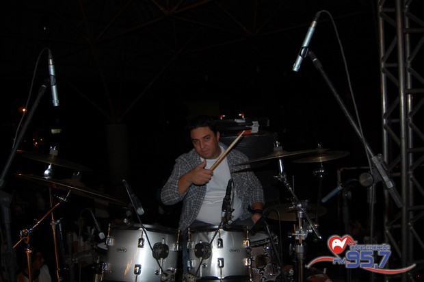 Show do cantor Dunga atrai jovens de toda Diocese