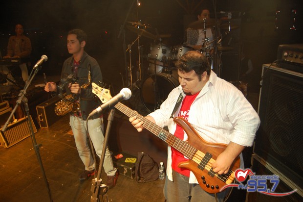 Show do cantor Dunga atrai jovens de toda Diocese