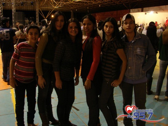 Show do cantor Dunga atrai jovens de toda Diocese