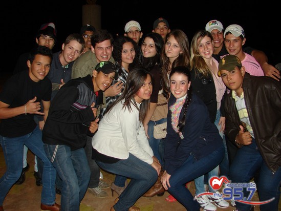 Show do cantor Dunga atrai jovens de toda Diocese