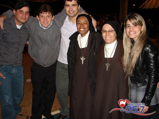 Show do cantor Dunga atrai jovens de toda Diocese