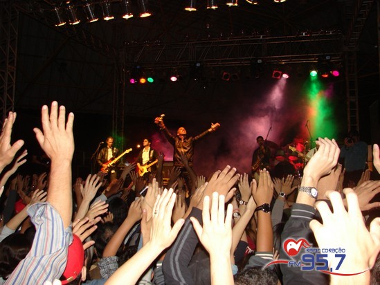 Show do cantor Dunga atrai jovens de toda Diocese