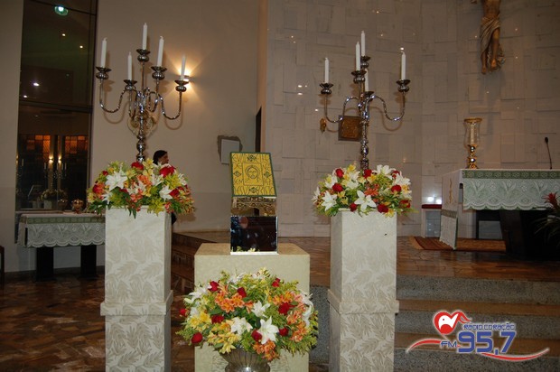 EMAÚS comemora 18 anos com Santa Missa especial