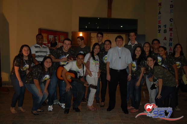 EMAÚS comemora 18 anos com Santa Missa especial