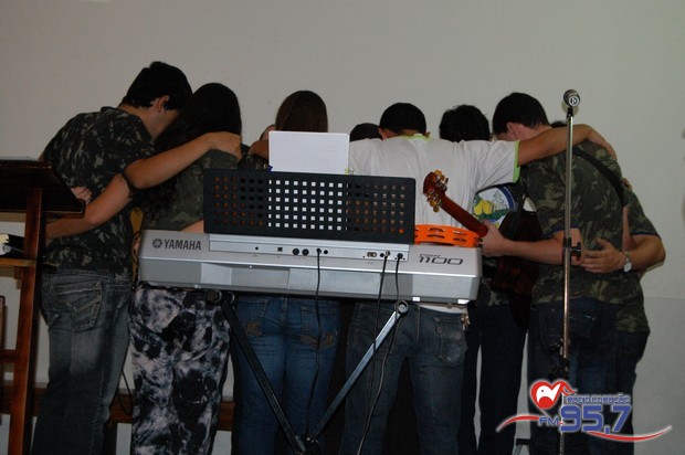 EMAÚS comemora 18 anos com Santa Missa especial