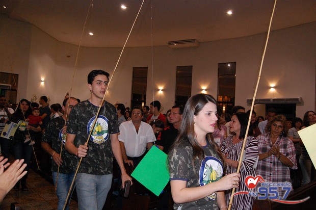 EMAÚS comemora 18 anos com Santa Missa especial