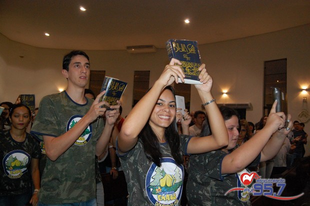 EMAÚS comemora 18 anos com Santa Missa especial