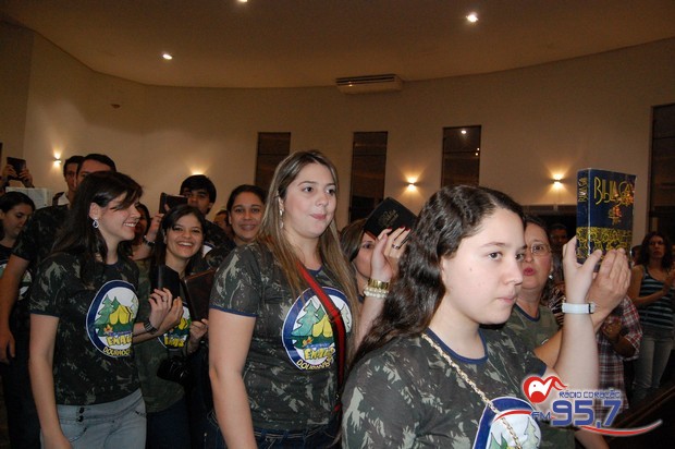 EMAÚS comemora 18 anos com Santa Missa especial