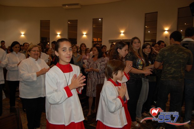 EMAÚS comemora 18 anos com Santa Missa especial