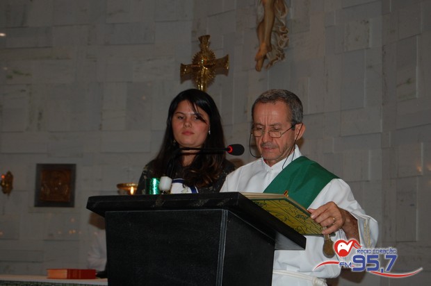 EMAÚS comemora 18 anos com Santa Missa especial