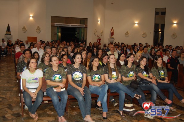 EMAÚS comemora 18 anos com Santa Missa especial