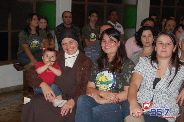 EMAÚS comemora 18 anos com Santa Missa especial