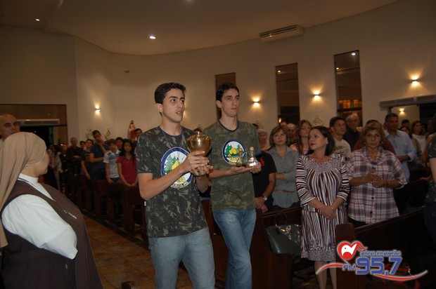 EMAÚS comemora 18 anos com Santa Missa especial
