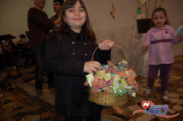 EMAÚS comemora 18 anos com Santa Missa especial