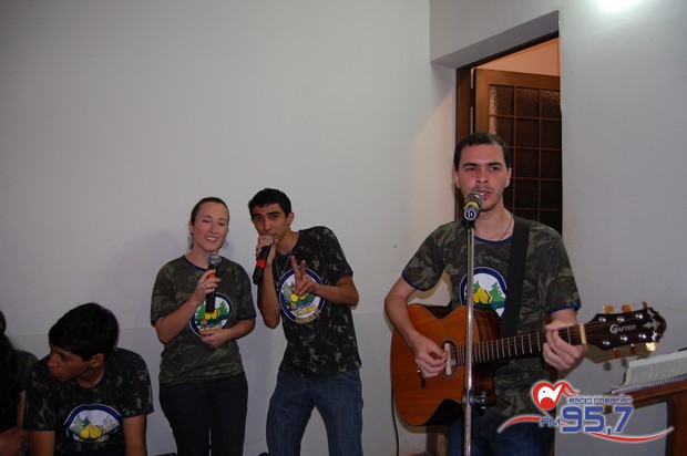 EMAÚS comemora 18 anos com Santa Missa especial
