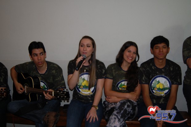EMAÚS comemora 18 anos com Santa Missa especial
