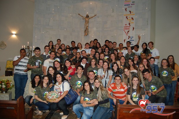 EMAÚS comemora 18 anos com Santa Missa especial