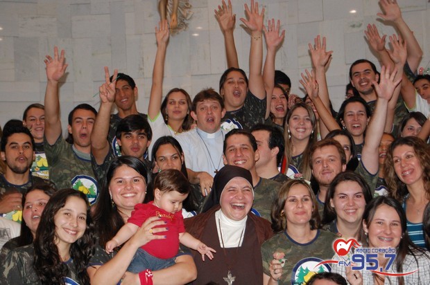 EMAÚS comemora 18 anos com Santa Missa especial