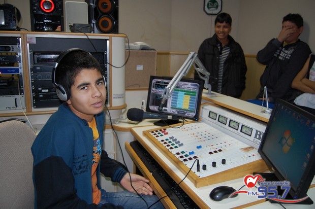 Catequizandos conhecem a FTM e Rádio Coração
