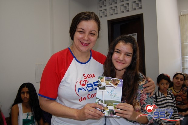Catequizandos conhecem a FTM e Rádio Coração