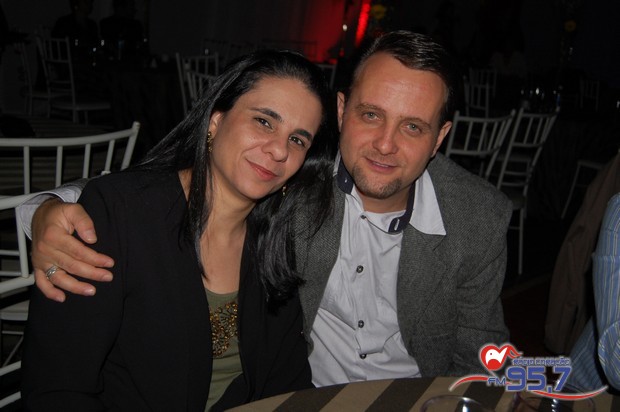 I jantar dançante da EIC; veja fotos