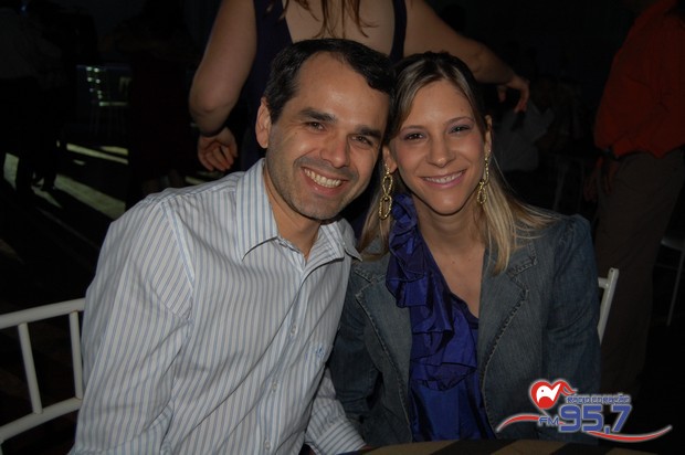 I jantar dançante da EIC; veja fotos