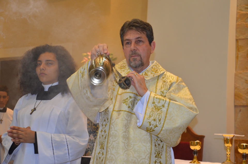 Festa e missa em honra a Nossa Senhora da Santíssima Trindade em Dourados