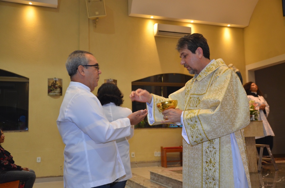 Festa e missa em honra a Nossa Senhora da Santíssima Trindade em Dourados