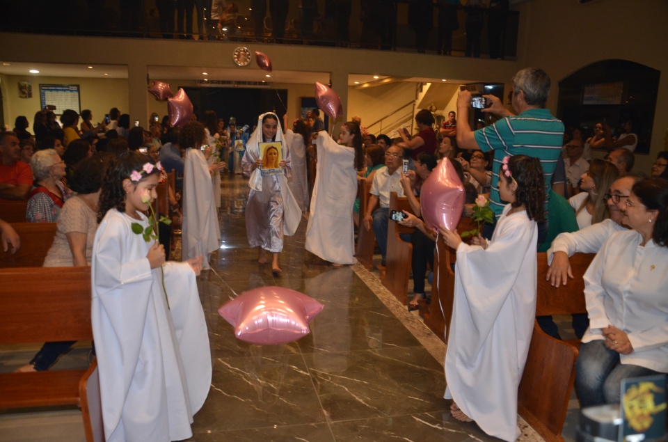 Festa e missa em honra a Nossa Senhora da Santíssima Trindade em Dourados