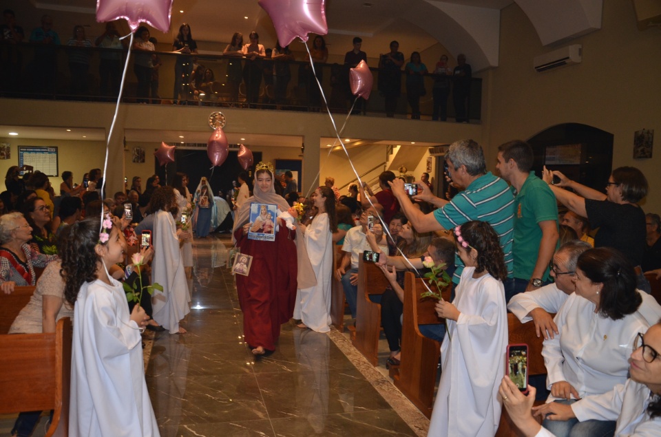 Festa e missa em honra a Nossa Senhora da Santíssima Trindade em Dourados