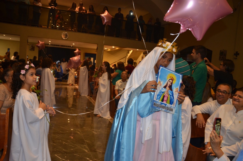 Festa e missa em honra a Nossa Senhora da Santíssima Trindade em Dourados