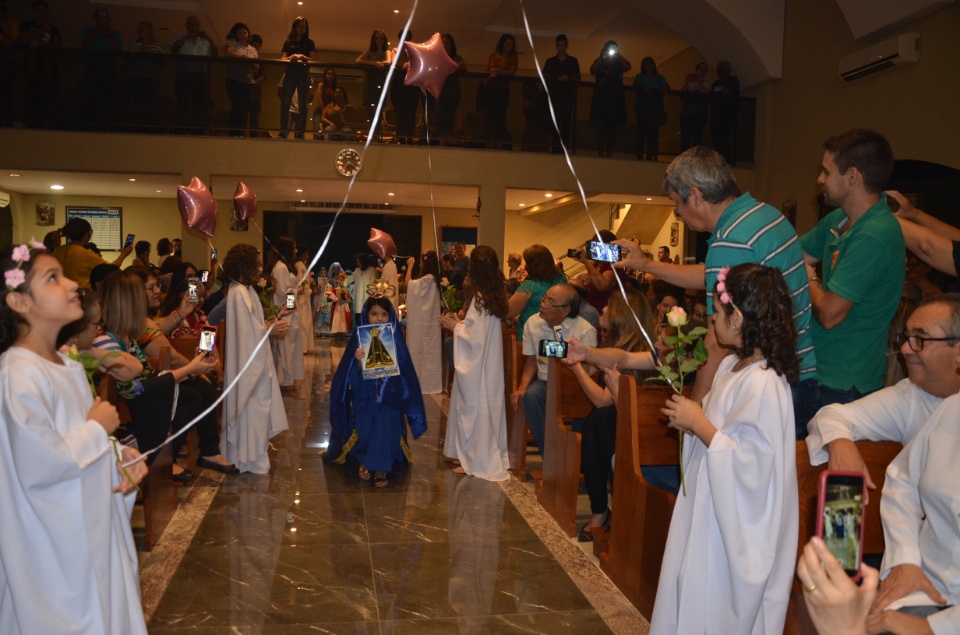 Festa e missa em honra a Nossa Senhora da Santíssima Trindade em Dourados