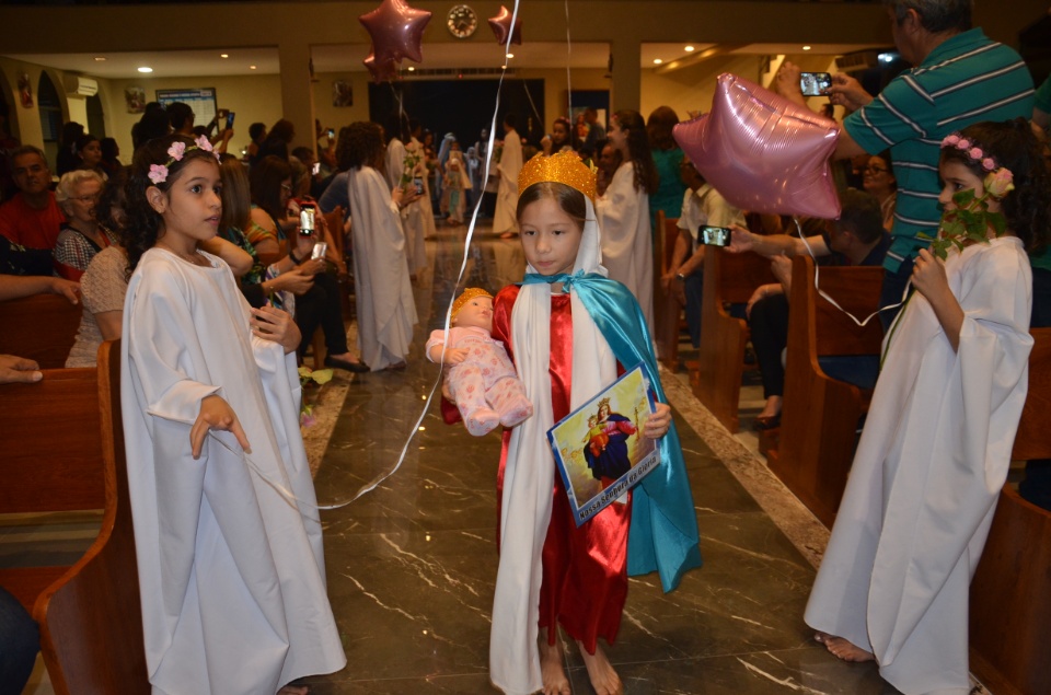 Festa e missa em honra a Nossa Senhora da Santíssima Trindade em Dourados