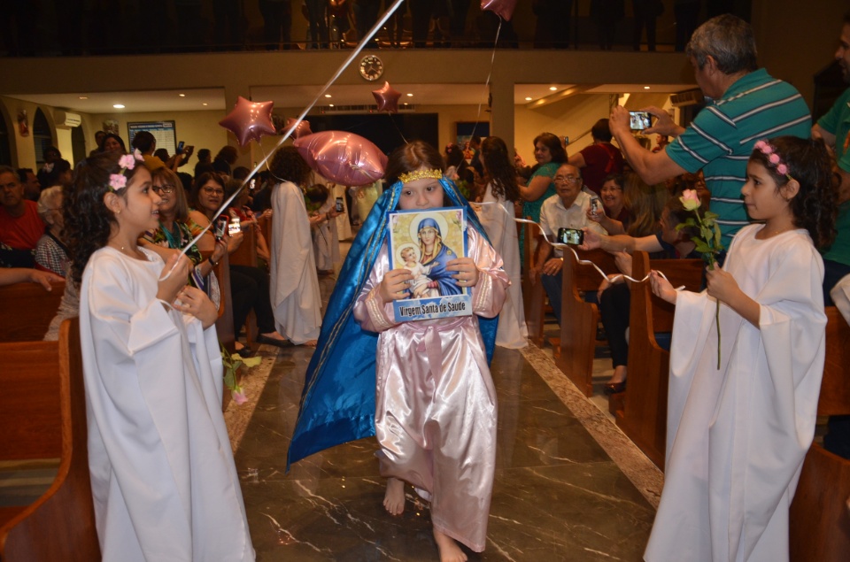 Festa e missa em honra a Nossa Senhora da Santíssima Trindade em Dourados