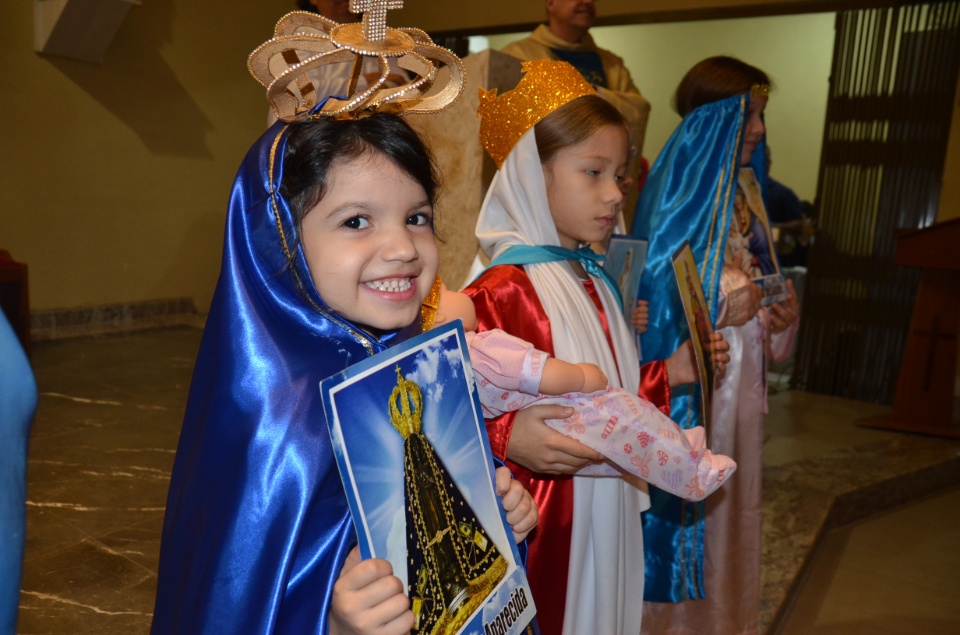 Festa e missa em honra a Nossa Senhora da Santíssima Trindade em Dourados