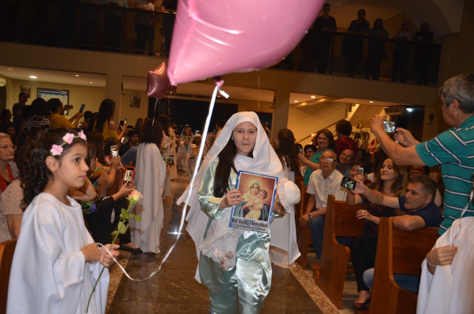 Festa e missa em honra a Nossa Senhora da Santíssima Trindade em Dourados