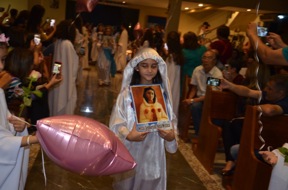 Festa e missa em honra a Nossa Senhora da Santíssima Trindade em Dourados