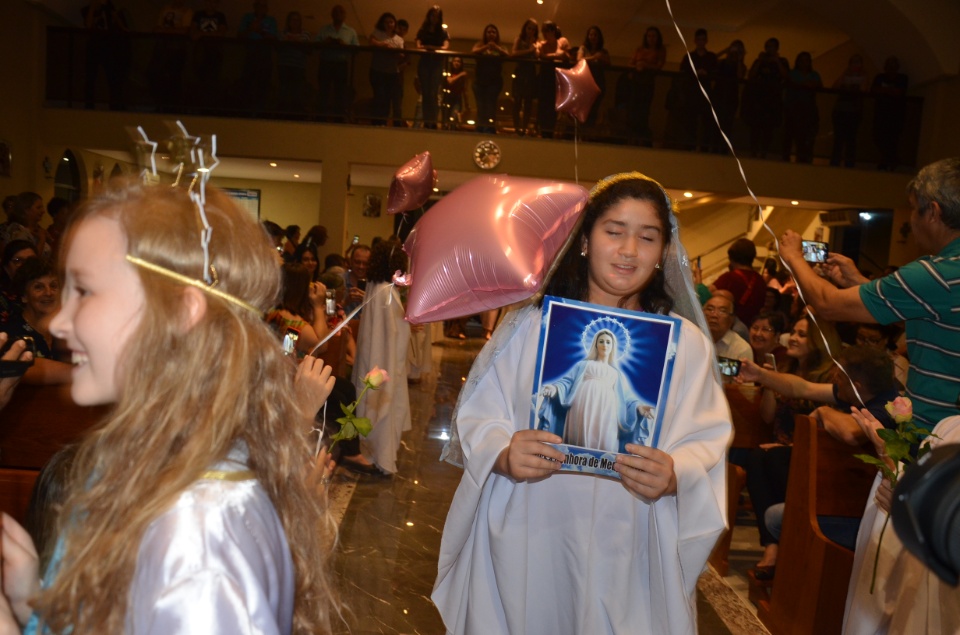 Festa e missa em honra a Nossa Senhora da Santíssima Trindade em Dourados