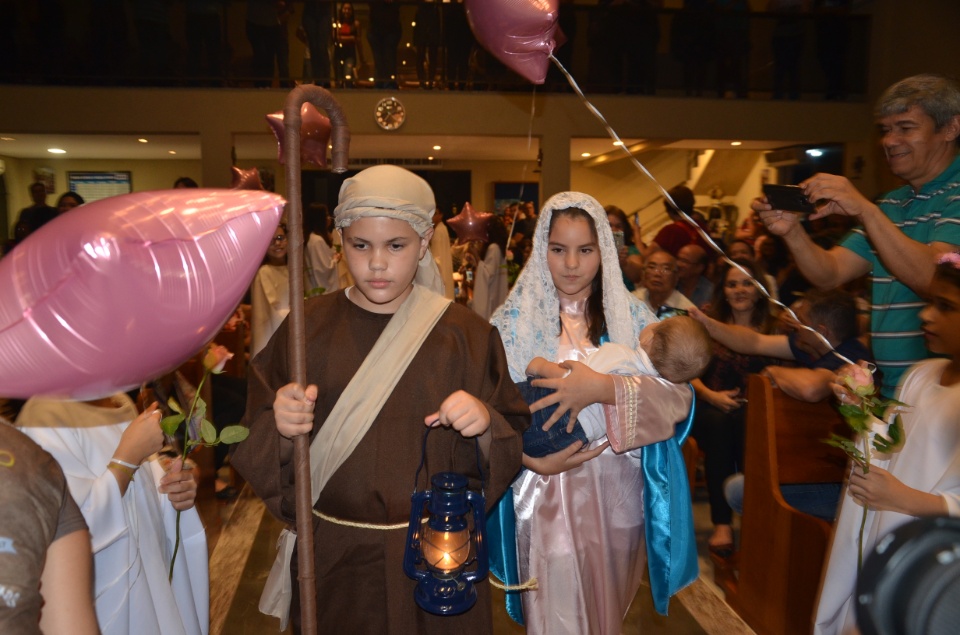 Festa e missa em honra a Nossa Senhora da Santíssima Trindade em Dourados