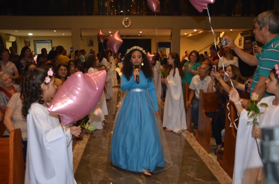 Festa e missa em honra a Nossa Senhora da Santíssima Trindade em Dourados