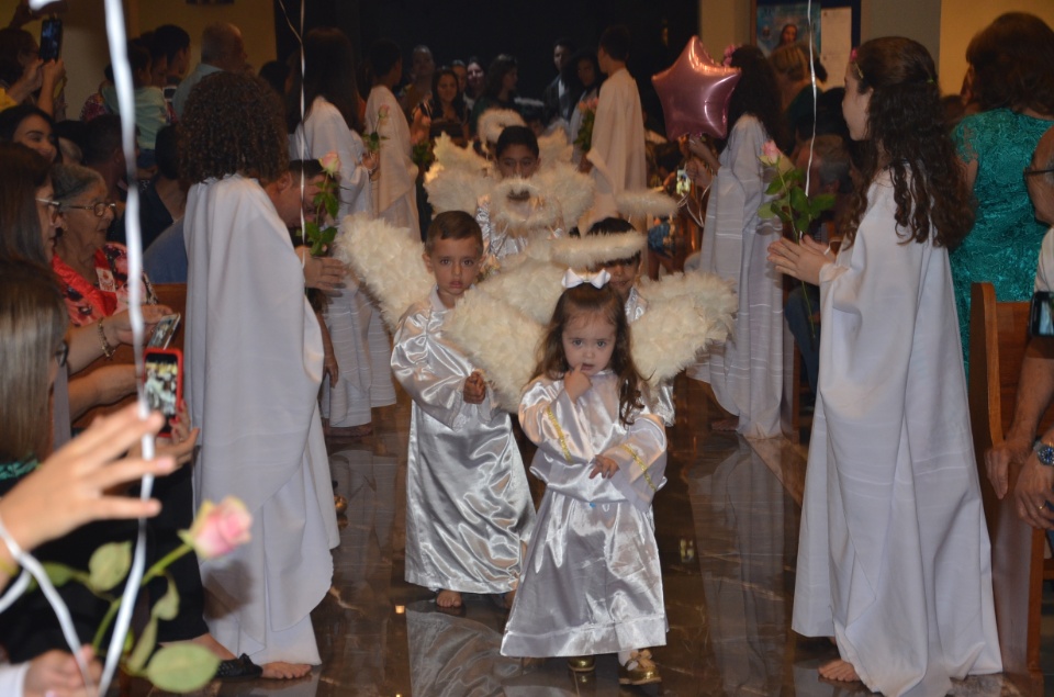 Festa e missa em honra a Nossa Senhora da Santíssima Trindade em Dourados