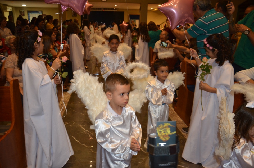 Festa e missa em honra a Nossa Senhora da Santíssima Trindade em Dourados